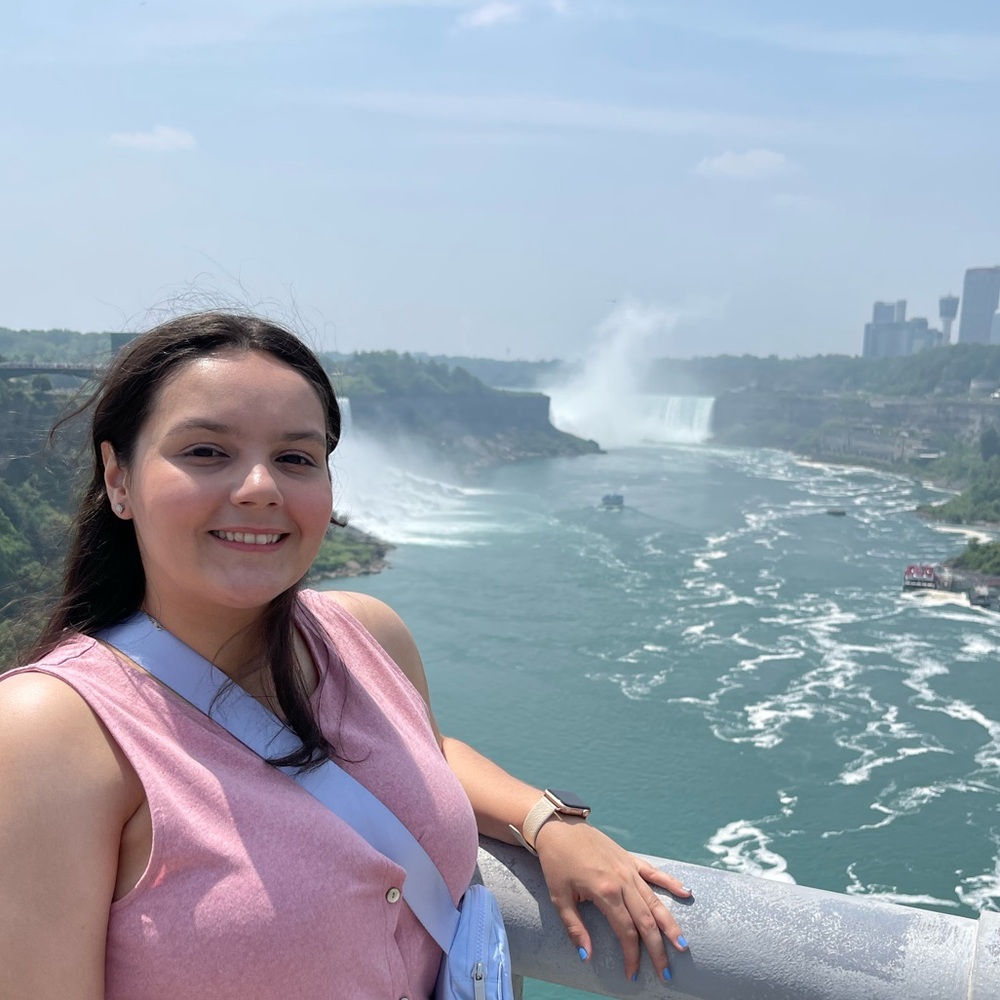 Meet your Posher, Estefania